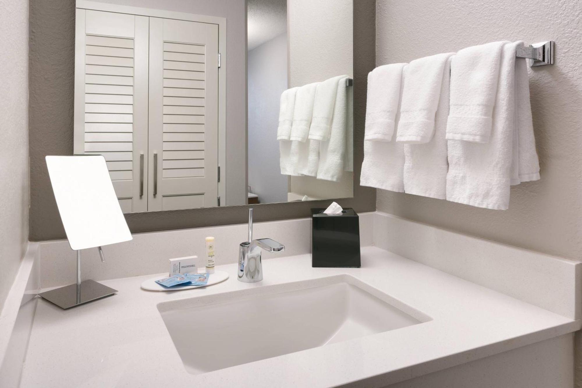 Courtyard By Marriott Northwest Hotel 3*