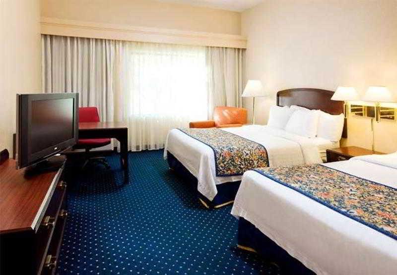 Courtyard By Marriott Northwest 3*