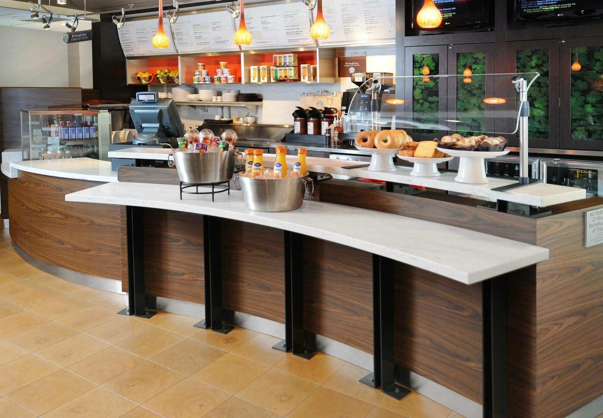 Hotel Courtyard By Marriott Northwest 3*